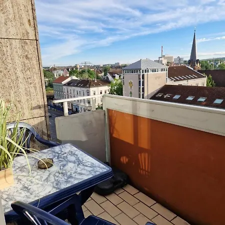 Zentral Gelegenes Zwei-zimmer Mit Skylineblick * 奥芬巴赫