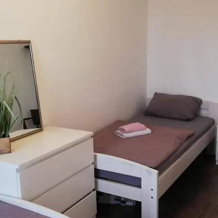 Zentral Gelegenes Zwei-zimmer Mit Skylineblick 公寓 *