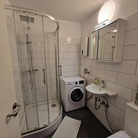 Daire Zentral Gelegenes Zwei-zimmer Mit Skylineblick *