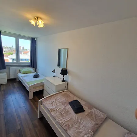 公寓 Zentral Gelegenes Zwei-zimmer Mit Skylineblick