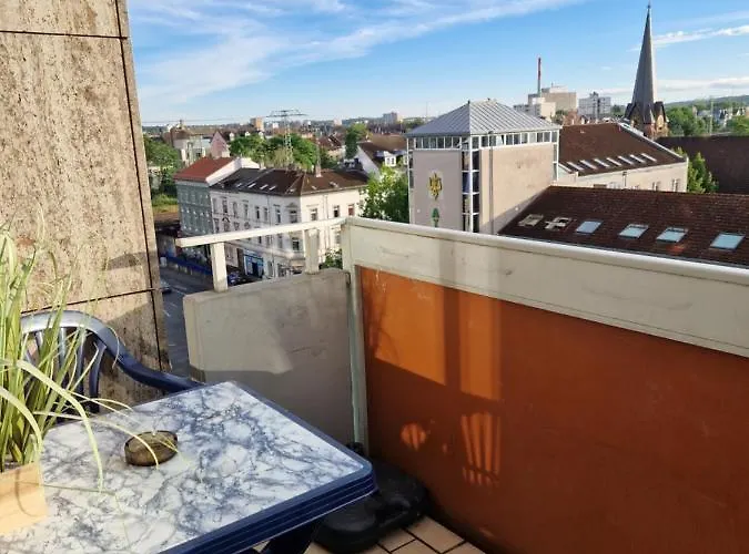 Zentral Gelegenes Zwei-zimmer Mit Skylineblick * Offenbach am Main